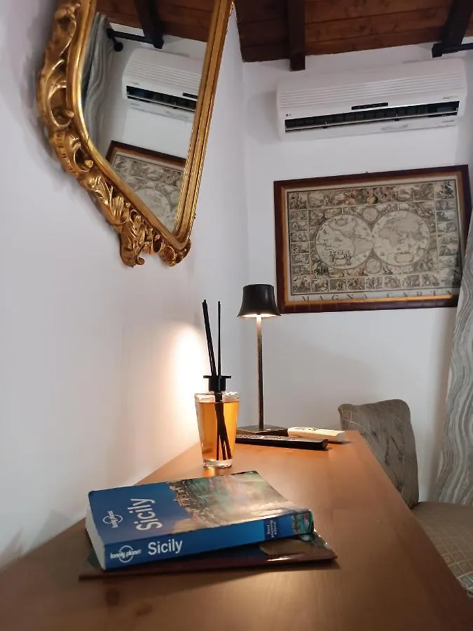 Villa Duplex House Palermo 0*,  Italia
